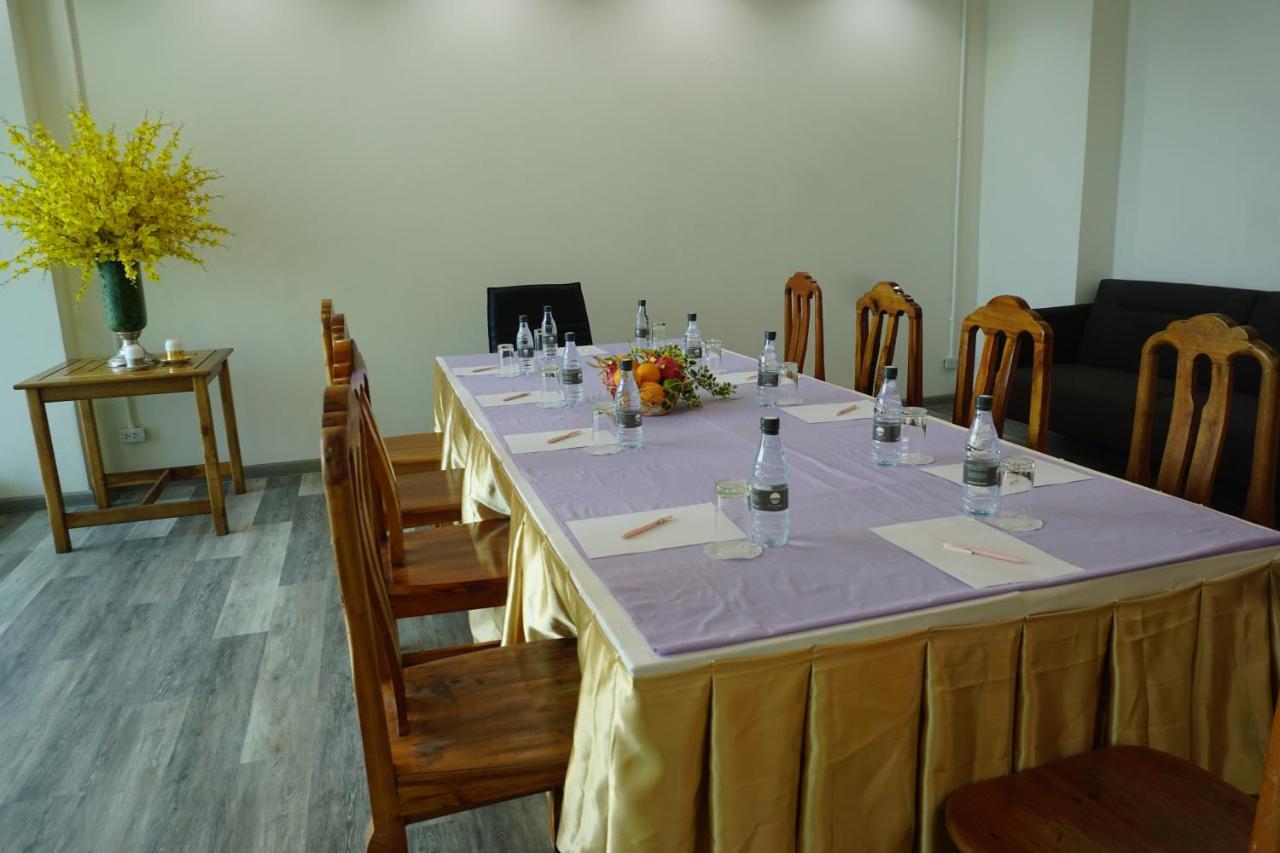 The Lunar Patong Phuket Exterior foto