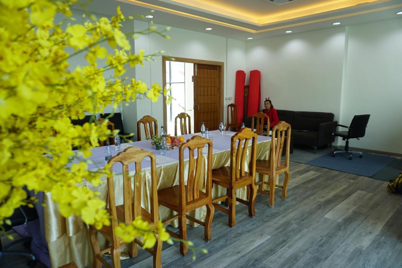 The Lunar Patong Phuket Exterior foto