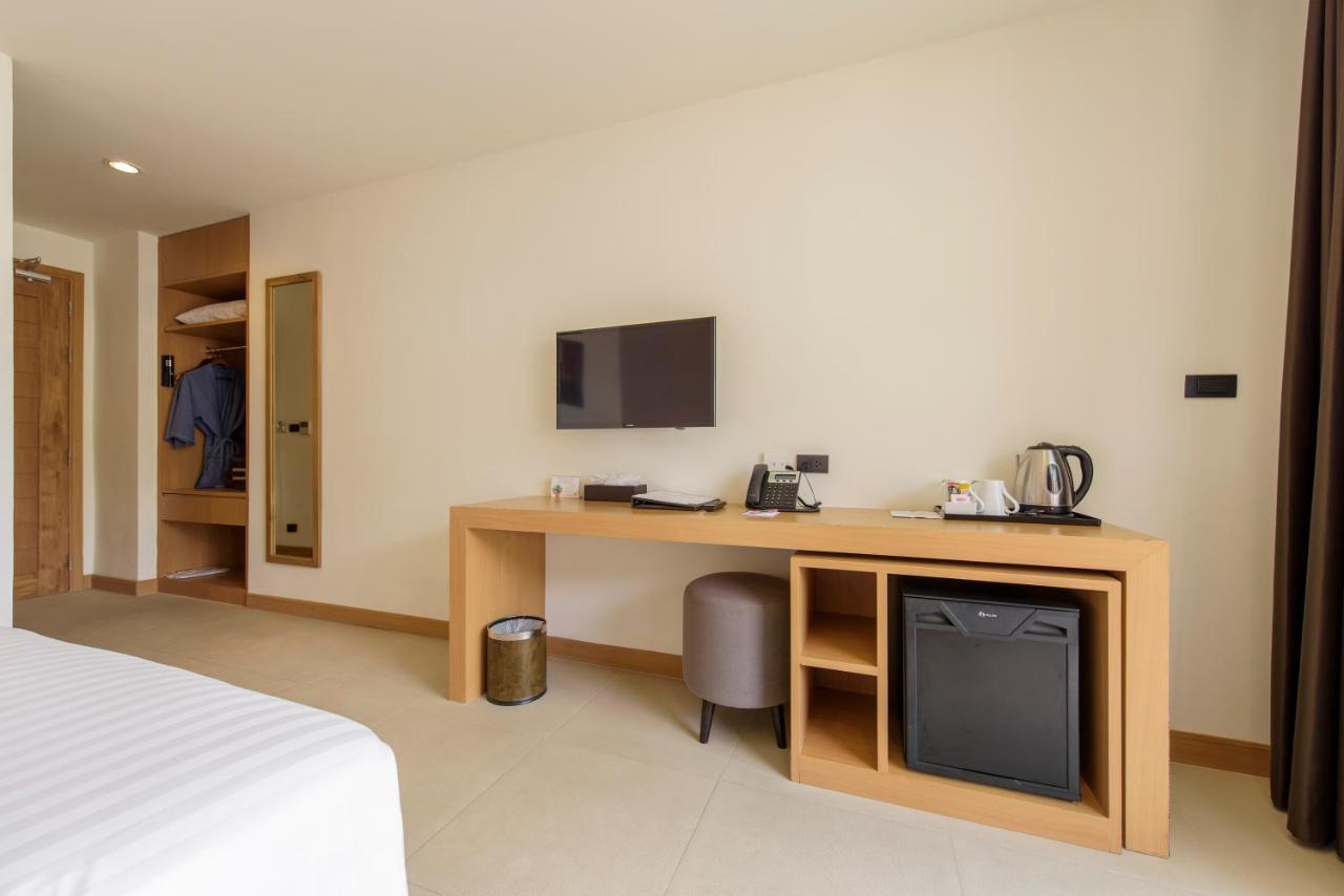 The Lunar Patong Phuket Exterior foto