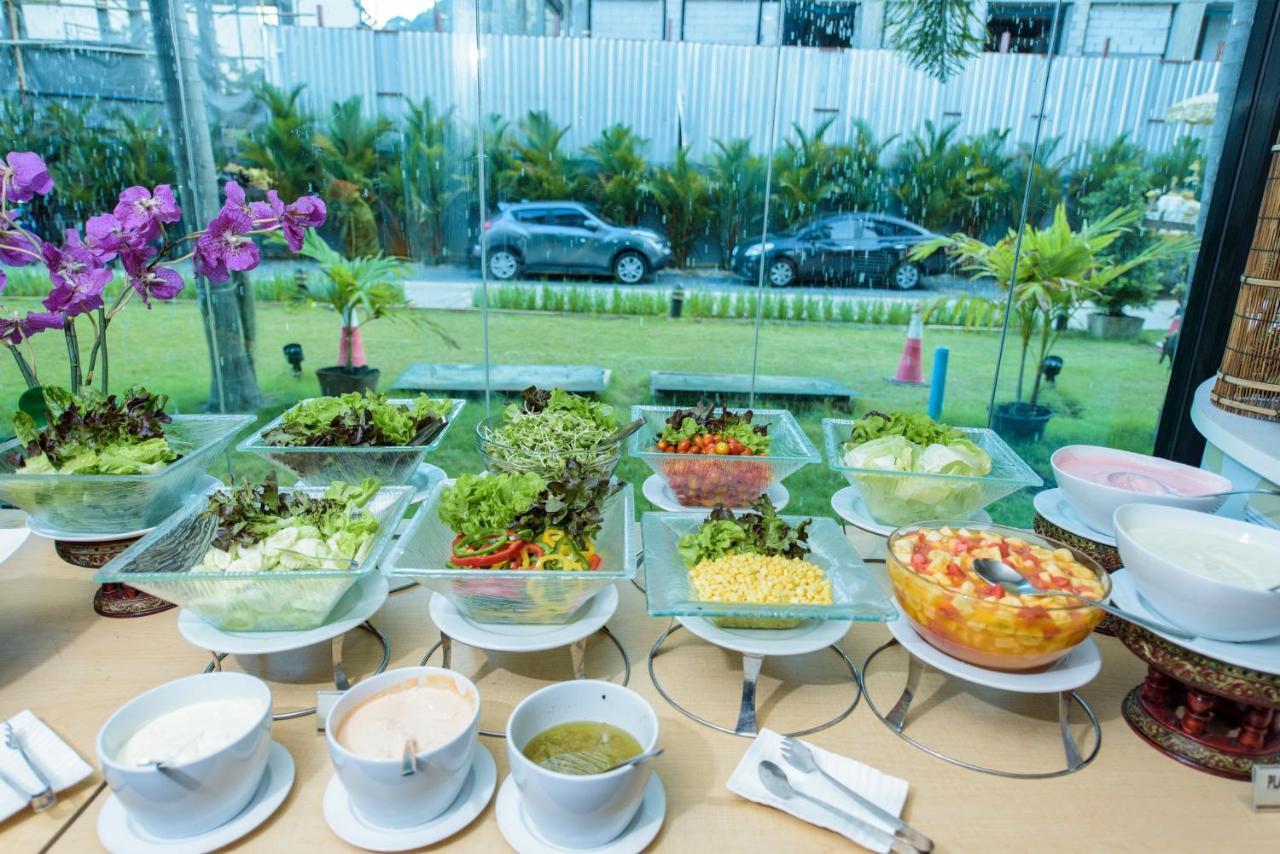 The Lunar Patong Phuket Exterior foto
